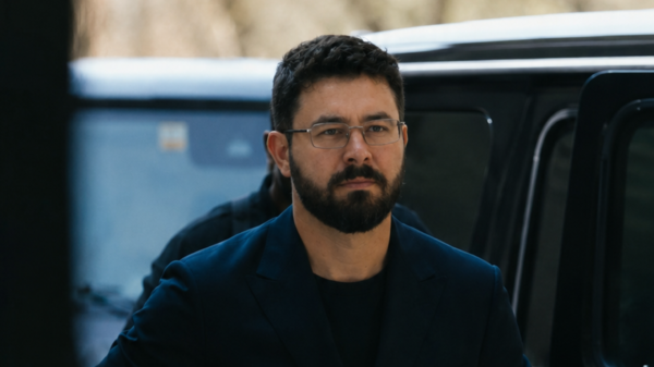 Leo Bentier investe em Operadores Financeiros Independentes para serem representantes de clientes, não apenas vendedores de produtos.
