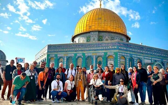 Viagens Bíblicas: Da Viagem a Israel em 1976 a operadora de Terra Santa em 2026.