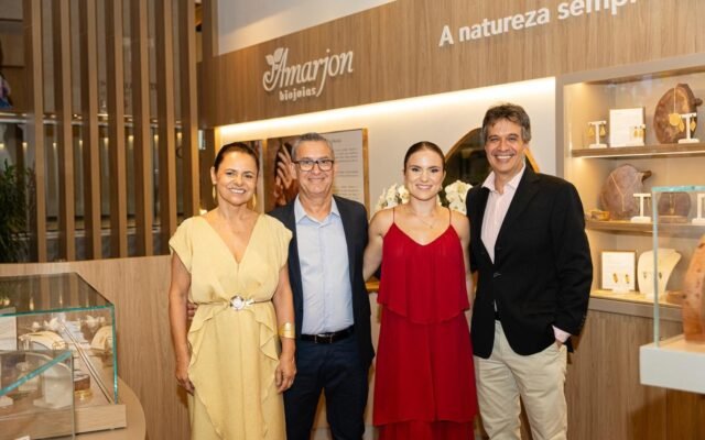 Da esqr. para dir. Isabel Ribeiro e Marcos Ribeiro fundadores da Amarjon; Raquel Neves Diretora de Marketing da Amarjon; e Renato Novis Mendonça Cofundador