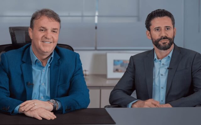 Paulo Santana e Leonardo Oliveira, sócios fundadores do IPOG, à frente de uma trajetória que começou em Goiânia e ganhou alcance nacional ao longo de 25 anos.