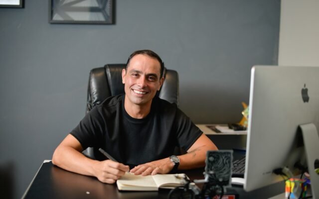Márcio Ferrari, da MSServer, alerta sobre a necessidade de fechar contratos estratégicos para não ficarem defasados.