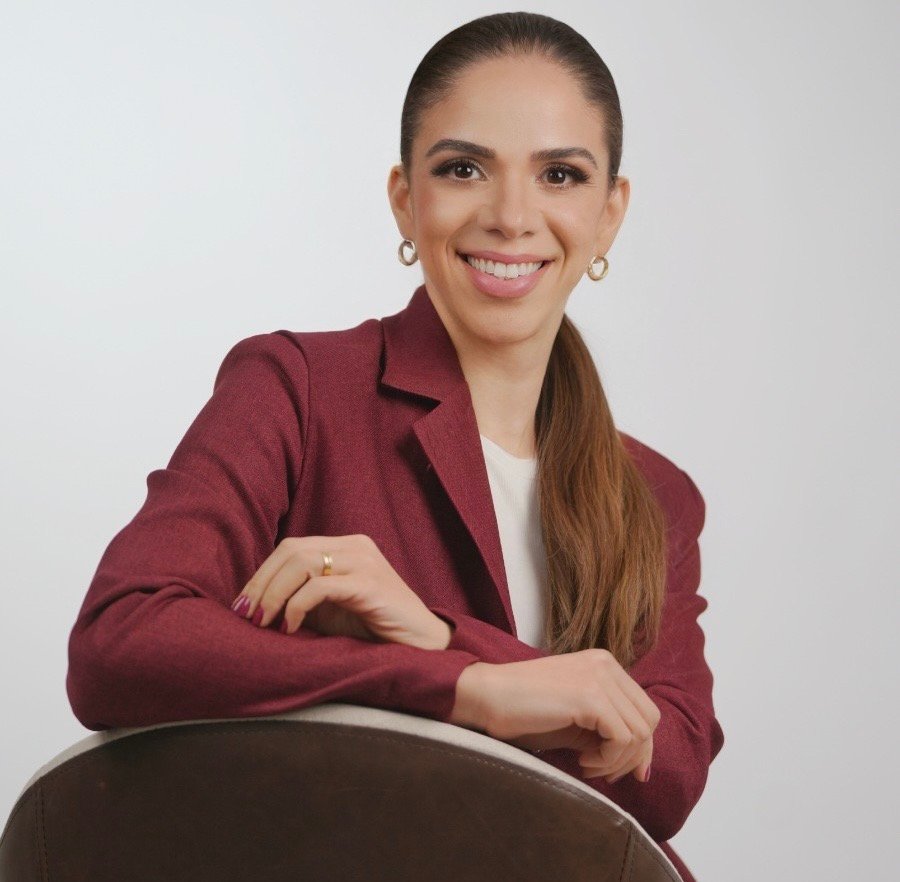 Vivian Bettoni afirma que a próxima fronteira da IA nas empresas pode estar nos bastidores da alta liderança.