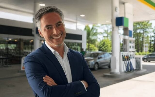 Luiz Felipe Do Valle Silva Do Quental De Menezes conduz na Rede Paz uma estratégia que permite observar os postos como parte de uma infraestrutura mais ampla de energia e mobilidade.