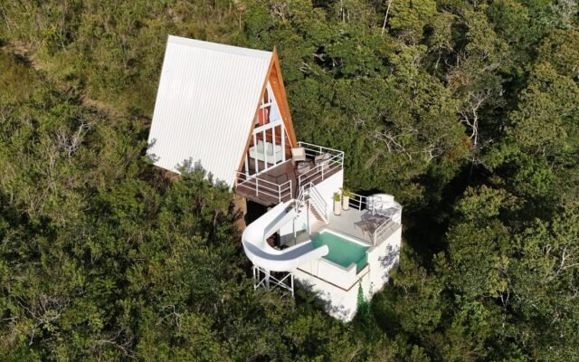 Chalé romântico Bosque da Fortuna, no interior da Bahia, alcançou 100% de ocupação por dois anos sem competir por preço.